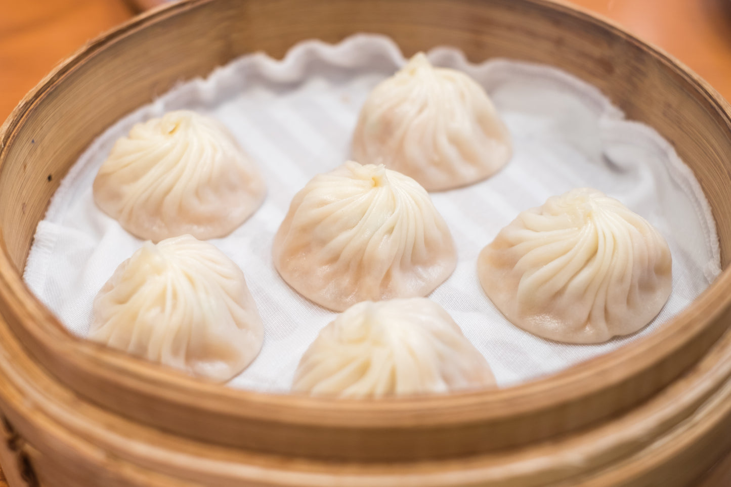 Traditional Shanghai Xiao Long Bao 傳統上海小籠包 - HKL Porki